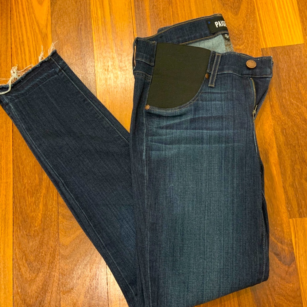 PAIGE Maternity fray hem ankle jeans